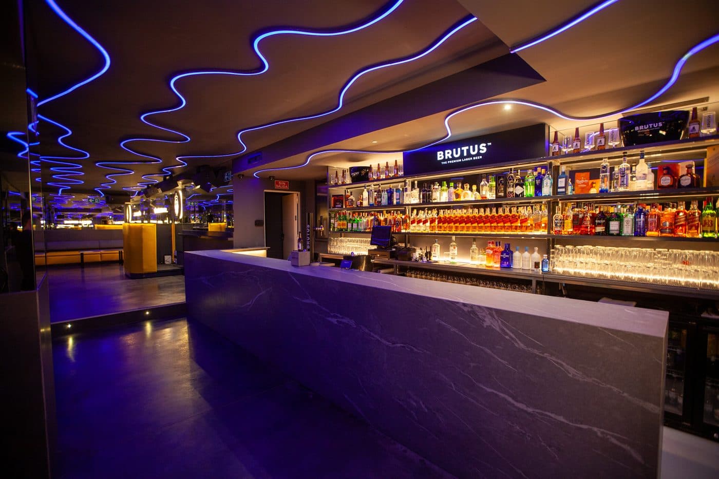 Planta alta — Pista, DJ & Zona VIP